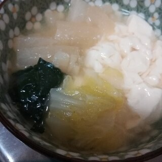 白菜と豆腐と大根ケールのスープ